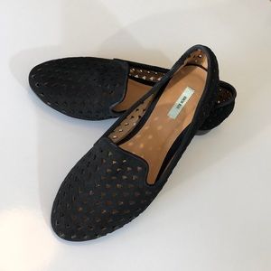 Kimchi Blue Perforated Black Loafer - Size 6